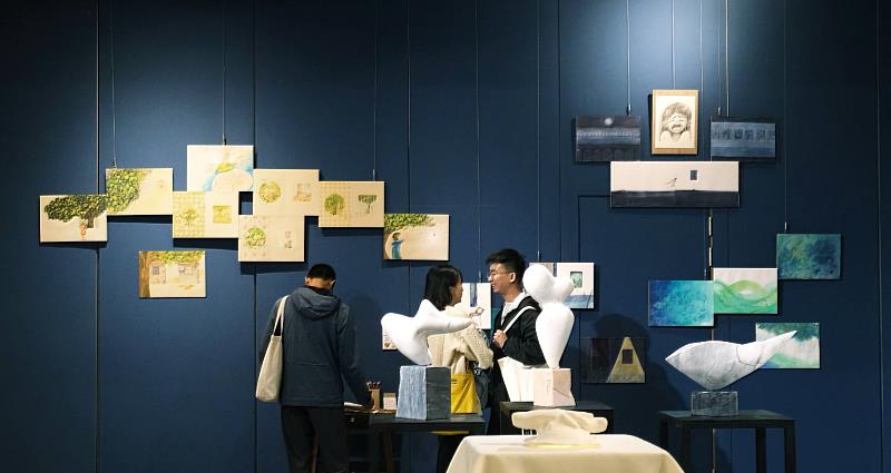 東華藝設畢業展《PON!》現場- 溫馨細膩的插畫繪本。