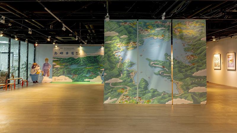 台電搭配繪本推出，自今日起也在台電總處大樓人文藝廊副樓舉行《島嶼來電：台灣水力發電時空旅讀》繪本插畫展，將展出至5月18日，現場可近距離欣賞知名插畫家Croter筆下的台電人與電力場域，沉浸式體驗繪本描繪的故事點滴。