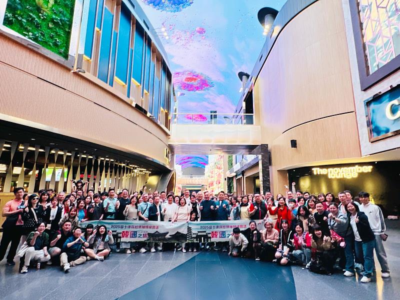 董事長廖學茂率領菁英團隊赴韓國獎勵旅遊，展現團隊專業與執行力