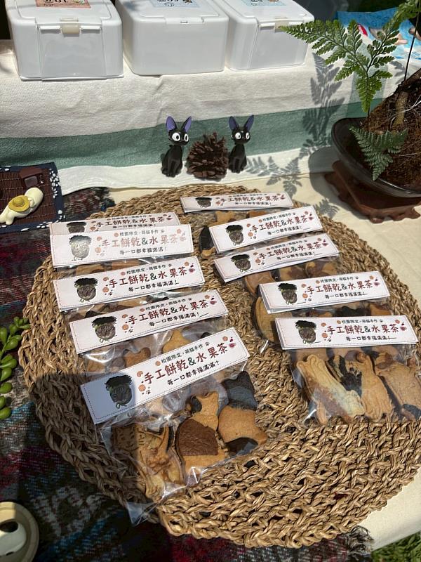 學生自製的創意餅乾，造型趣味可愛與美味兼具。