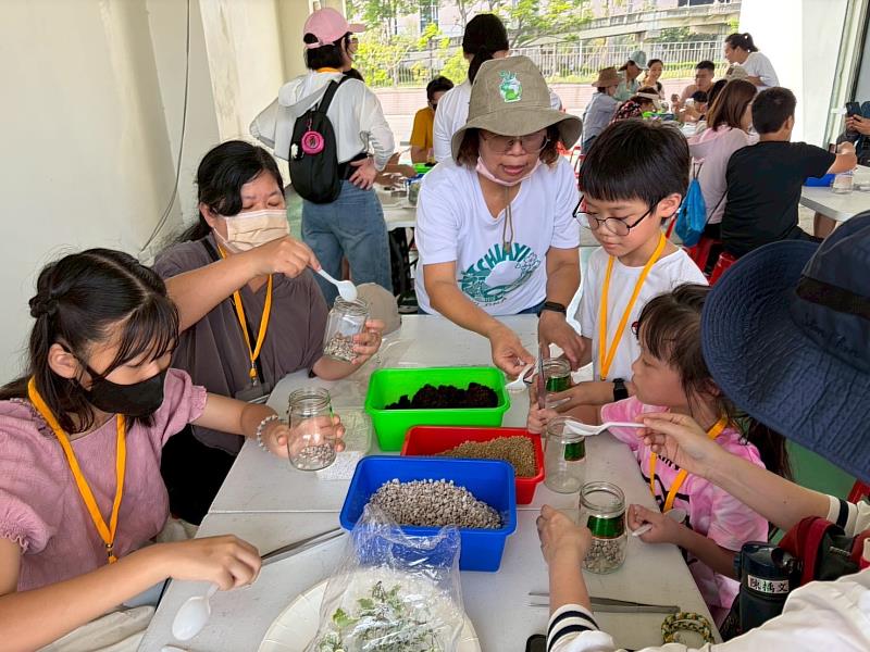 嘉義縣「古文物X未來永續AR」環教活動吸引民眾熱情參與-5