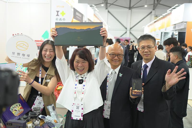 黃敏惠市長熱情推薦嘉市好店－里響咖啡。