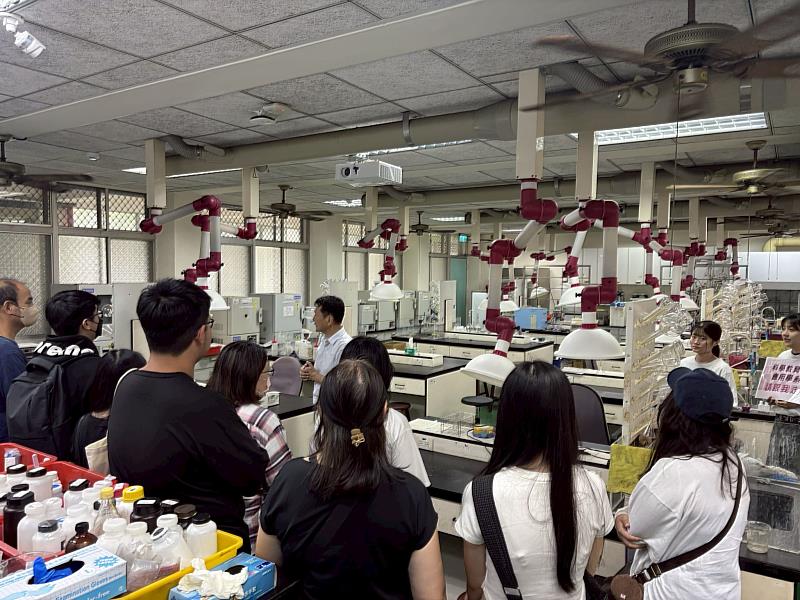 科學教育與應用學系開放實驗室參訪。