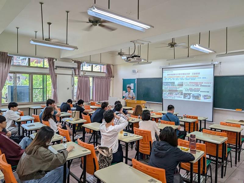 消防安全學士學程與營建工程安全學程主任的莊啓佑老師分析。