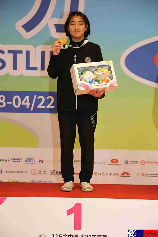 嘉義縣角力新秀穩健成長 朴子國中黃珞旖榮獲金牌