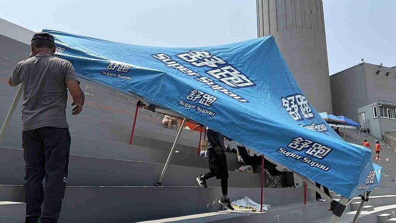 因應全中運高溫賽事環境 嘉義縣攜手舒跑加設遮陽設施