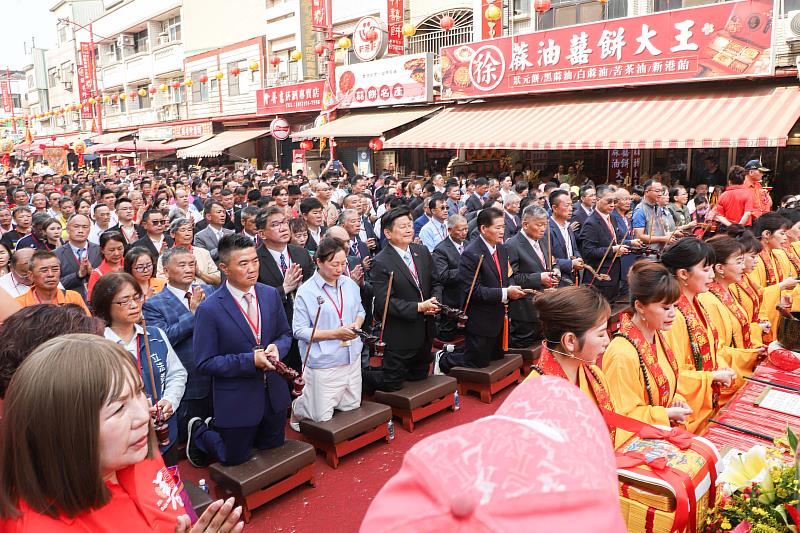 大甲媽駐駕新港奉天宮 祝壽大典萬人虔誠參拜