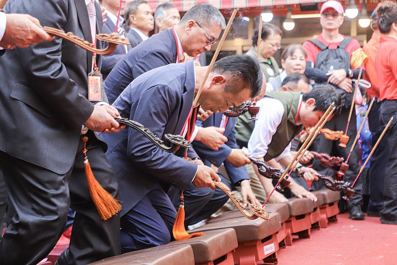 大甲媽駐駕新港奉天宮 祝壽大典萬人虔誠參拜
