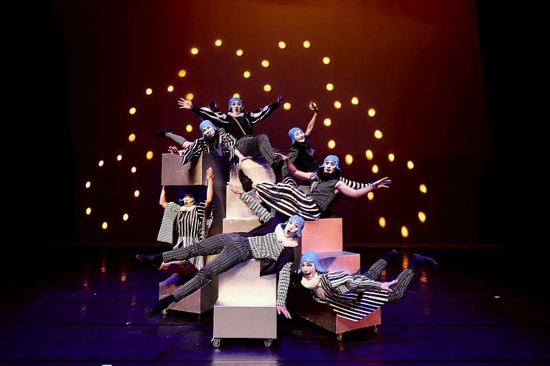 壓軸場次邀請創造焦點馬戲團。