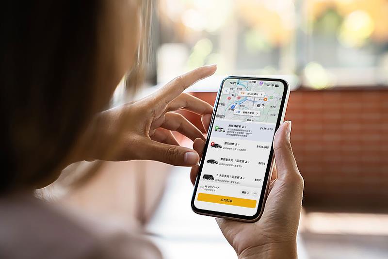 AI熱點優化派遣，2026年目標總減碳量突破40萬公噸。