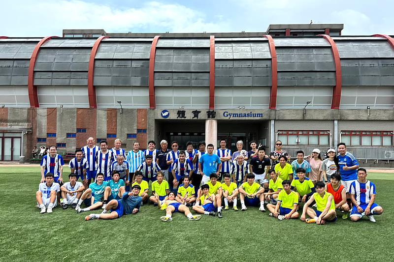 海大足球校隊成立迄今逾60年，每年亦舉辦校友賽持續傳承球隊經驗。