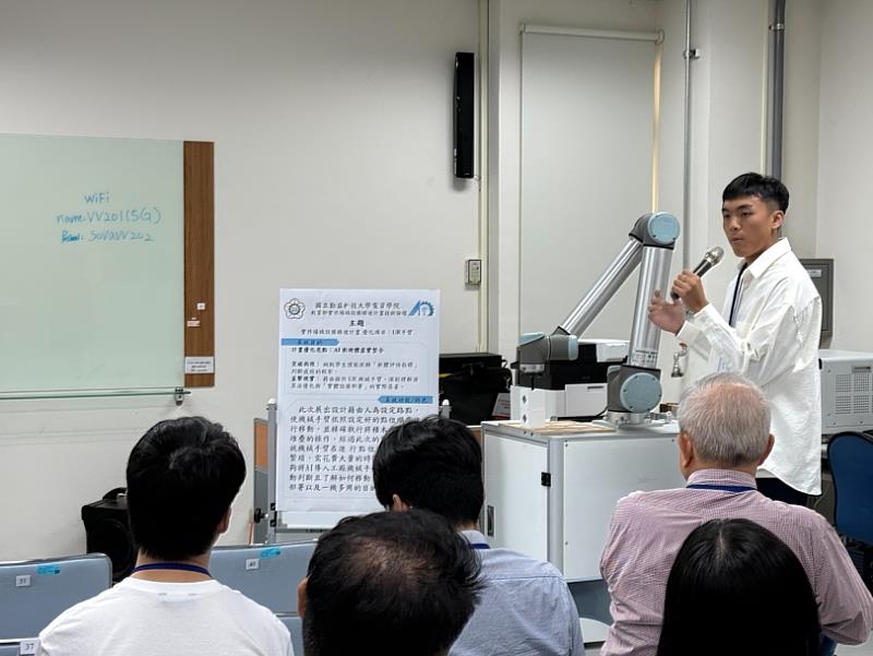 勤益學生簡介專題研發。