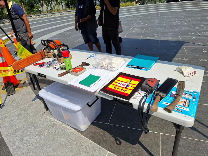 設置臨時檢查站，實際操作檢查流程。