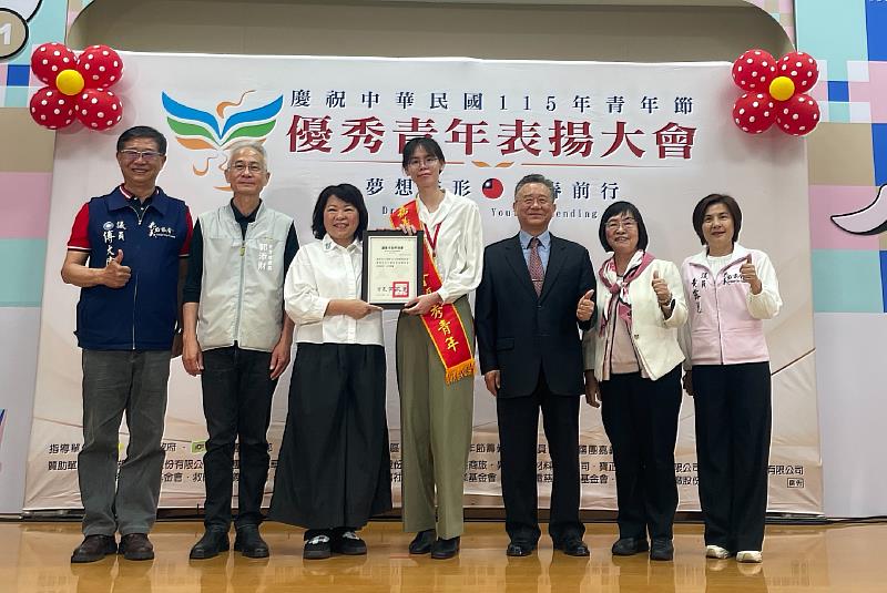 南華大學深耕永續與社會實踐 3位教職員獲選社會優秀青年