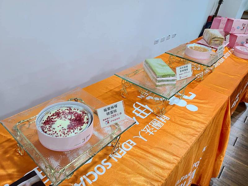 每一款產品皆由庇護員工全程參與製作，邀請大家訂購支持。