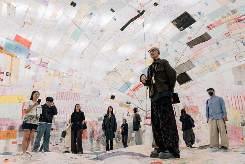 「托馬斯．薩拉切諾：共織宇宙」。（新北市美術館提供，攝影：蔡耀徵）