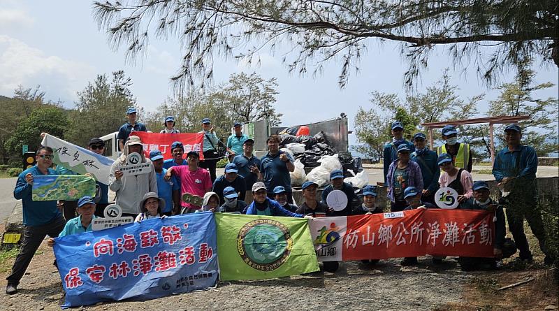 總共清出了533公斤的廢棄物。