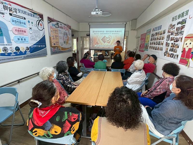 「月光下共織夢：祖孫相伴的甜蜜時光活動」圓滿落幕