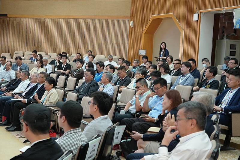 南大太陽能循環經濟聯盟年會吸引眾多產官學代表參與，會場座無虛席，展現產業對太陽能回收與循環應用議題的高度關注。