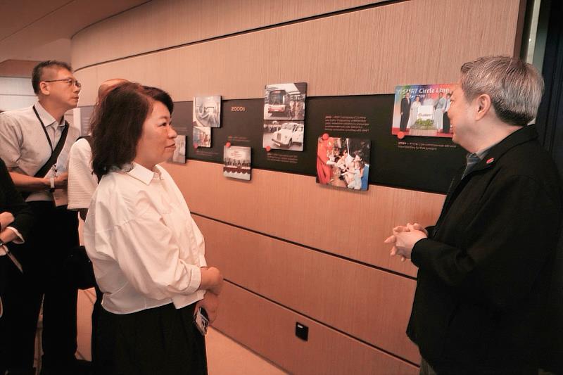黃敏惠市長率市府團隊參訪新加坡地鐵有限公司（SMRT）。
