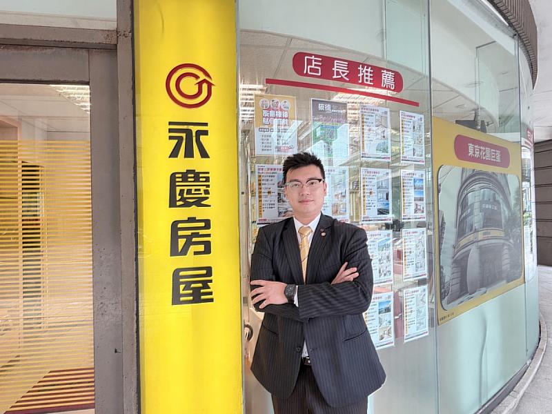 許多成交後的客戶，都會向莊竣宇請教各種房市問題，莊竣宇認為，這份信任就是對他房仲生涯的最好肯定。