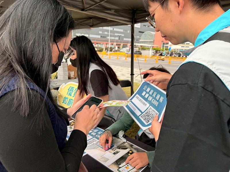 民眾參與公廁揪掃碼宣導活動。