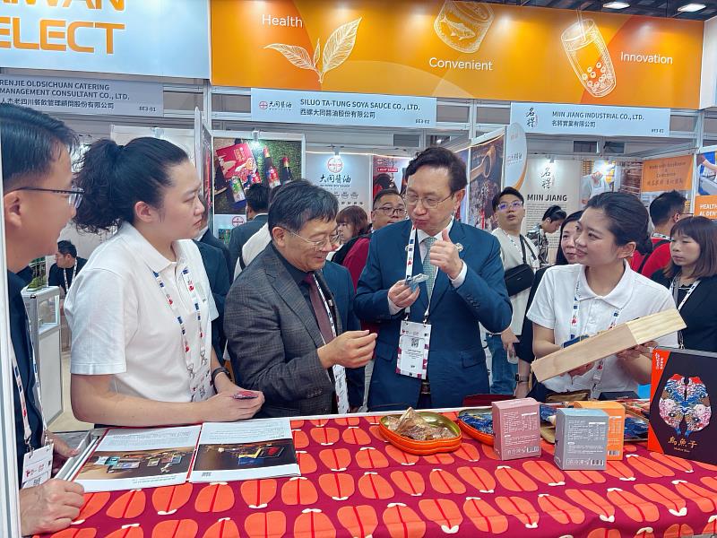 阿里山烏龍茶拉麵飄香獅城 嘉義優鮮攻進新加坡餐飲市場