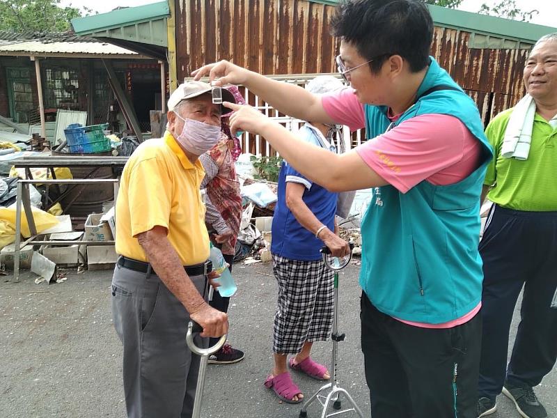 布袋防疫總動員  健走滅蚊護家園