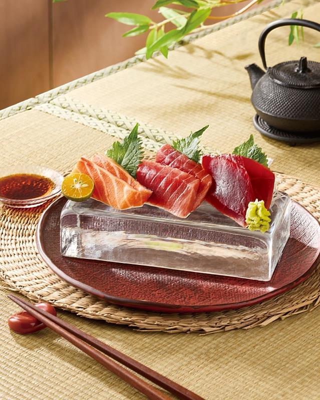 5月1日起，在「藝奇」消費套餐，即可用169元換購季節新品「南鮪雙切鮭魚大盛」。