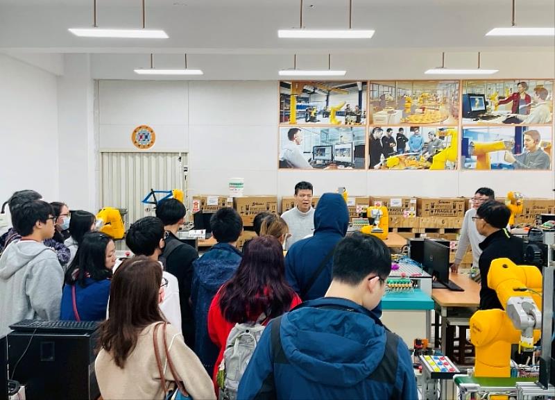 城市科大五專完全免試入學說明會反應熱烈。