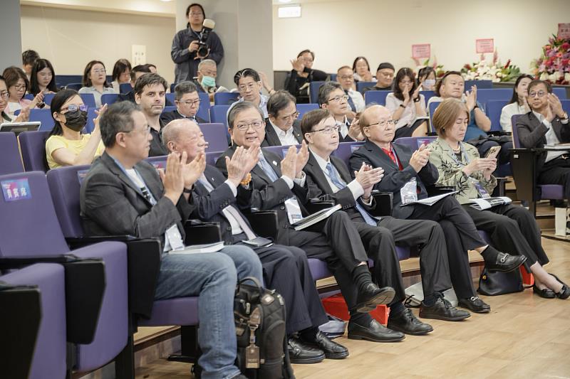 北商大主辦「2026新台商韌性經營與全球布局論壇」，現場產官學界踴躍參與，氣氛熱烈。