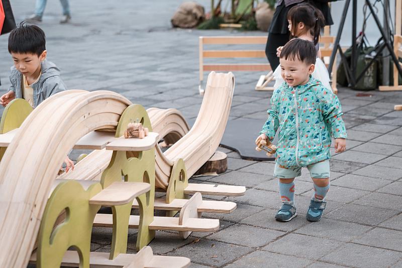2026森林市集「木育時光月台」大溪工藝之城BUBU飛車。