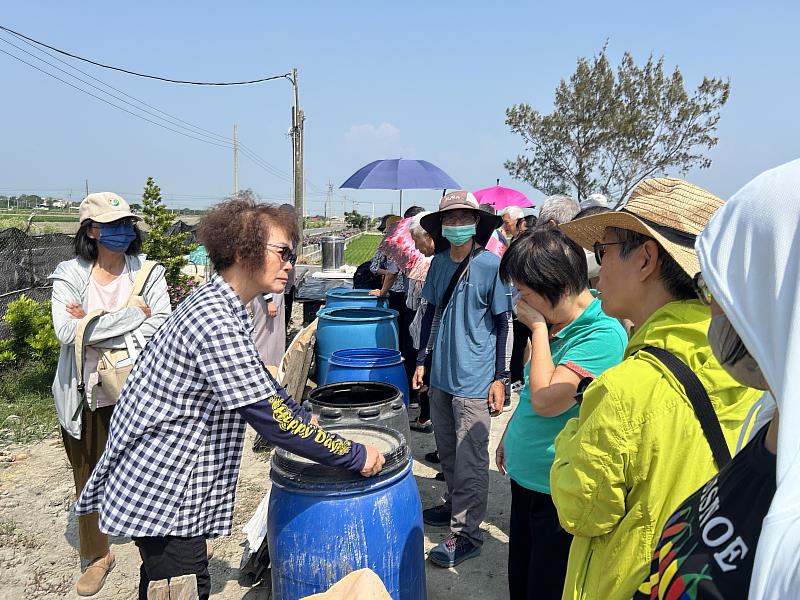 南華大學科技學院舉辦KKF自然農法推廣活動，進行菌水與液肥製作教學，說明原理與操作要點，提升民眾對永續農法的理解。