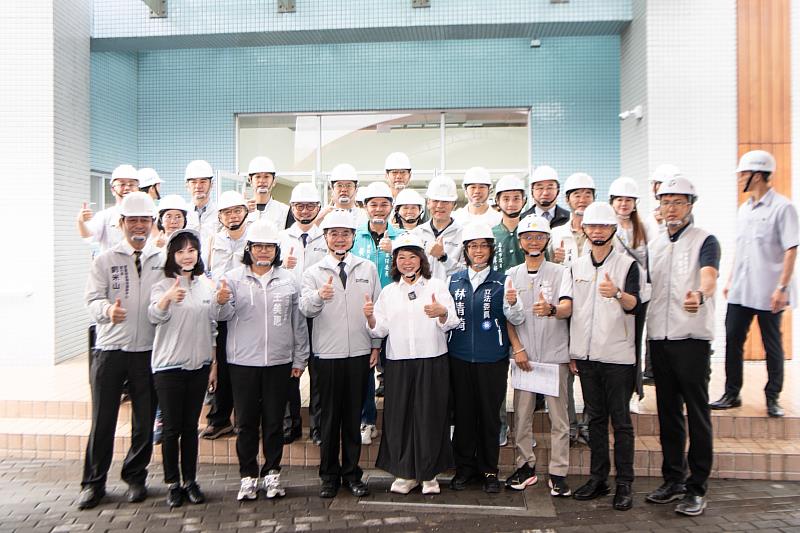 卓揆視察西區全民運動館