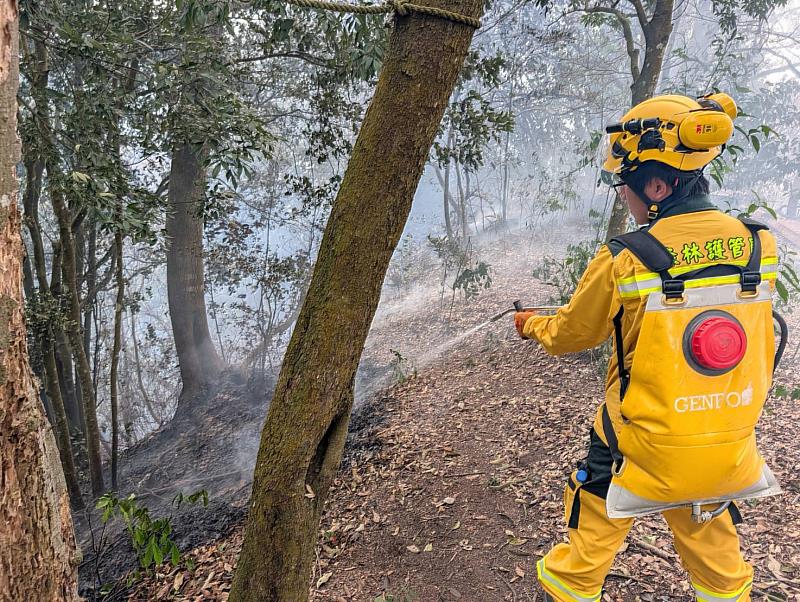 森林火災搶救。