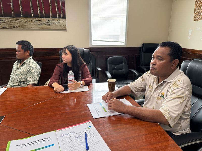 馬紹爾天然資源部暨商業部次長Ywao Elanzo參與啟動會議。