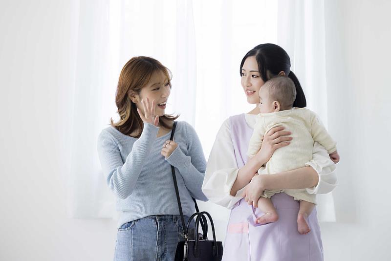 南山人壽推出升級版女性專屬保單「媽咪寶2定期保險」,新增業界首創「罹癌後凍卵補助保險金」及所生子女「早期療育補助保險金」。