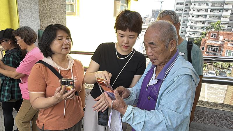 救國團臺南市團委會辦理手機AI短影音研習 強化義工數位應用能力