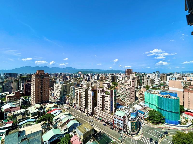 針對單身戶長申報「自用住宅購屋借款利息」列舉扣除額,永慶房屋以新青安方案試算,每年可多省數千元。