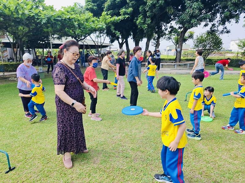 救國團高雄市團委會推動「世代攜手・共感共融」促進跨世代交流