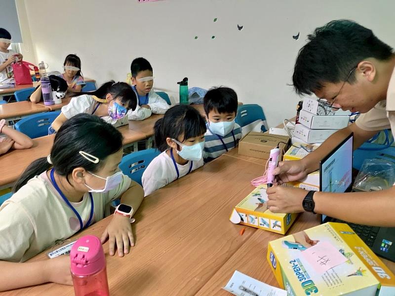 夏令小博士3D列印筆。