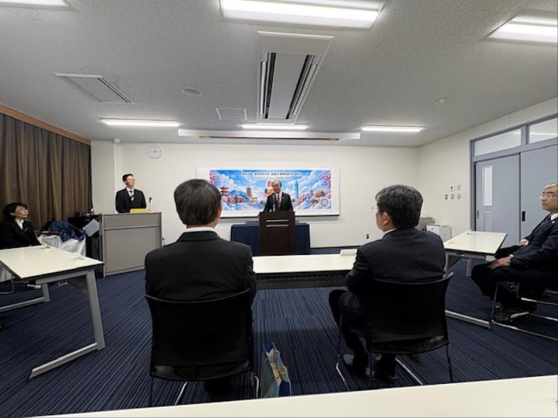 駐福岡辦事處處長陳總領事銘俊代表來賓致詞。