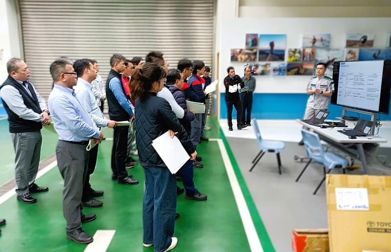 和泰汽車運用勞動部「企業人力資源提升計畫」辦理訓練強化員工對新型能源車的掌握。
