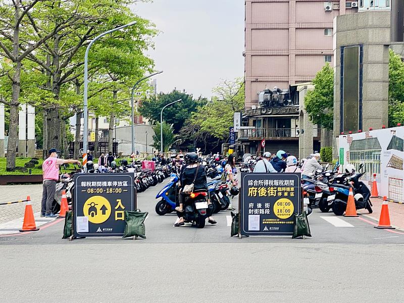 竹市府後街設機車臨時停車區。