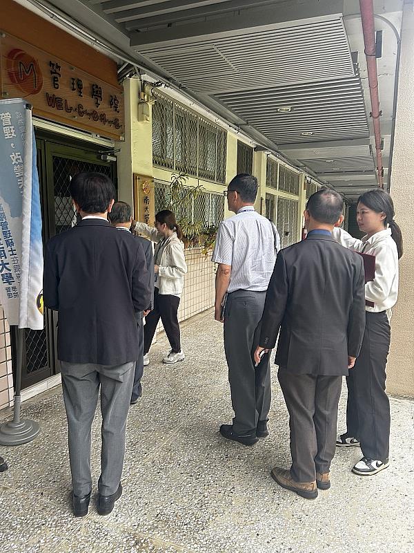 教學設施訪視－榮譽校區。