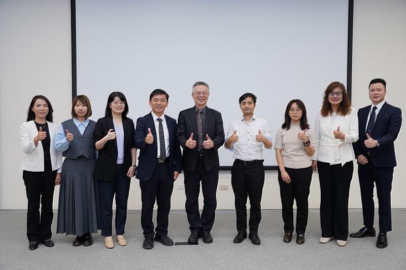 叡揚資訊攜手醫療、資訊專家共同探討FHIR與AI在醫療數位轉型的應用與實踐。