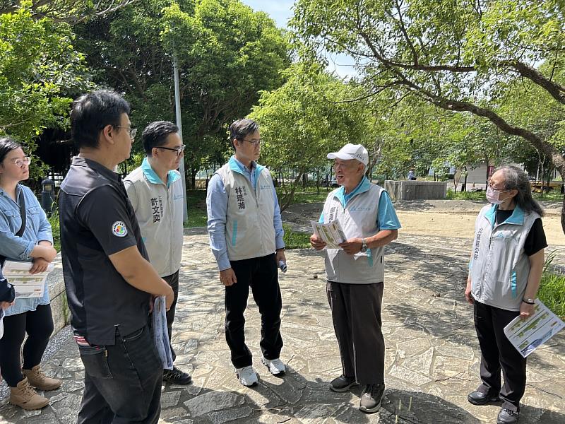 副市長林琨瀚代表市長高虹安前往凌雲公園視察。