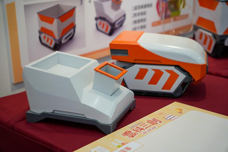 山坡地模組化載具。
