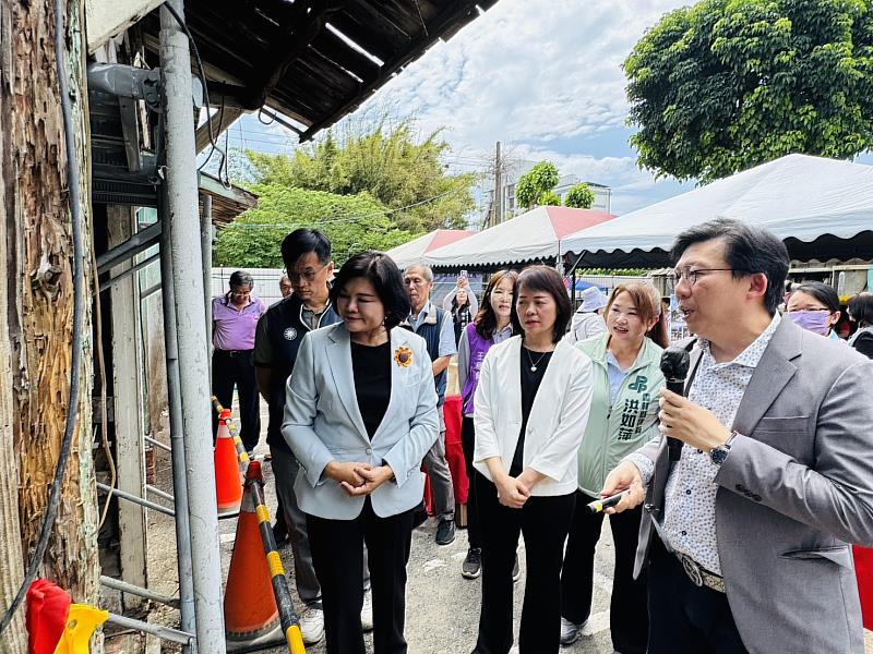 由呂政道建築師現場導覽。