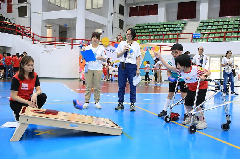 嘉市適應體育融合運動會首創布袋球促進共融。